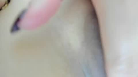 Snapshot of theislandgirl chatting on 01/04/25, 12:05 Lily Marie online show from 01/04/25, 12:05