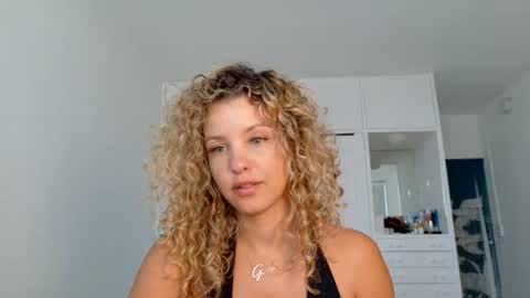 Snapshot of theislandgirl chatting on 06/24/26, 09:03 Lily Marie online show from 06/24/26, 09:03