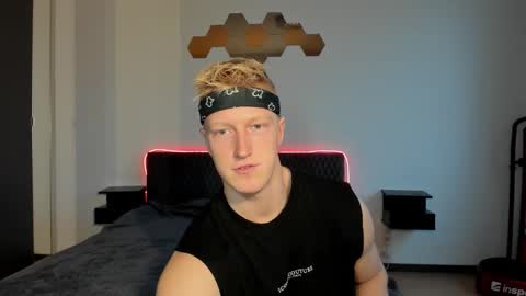 Snapshot of thejacob_d chatting on 11/25/25, 01:22 thejacob_d online show from 11/25/25, 01:22