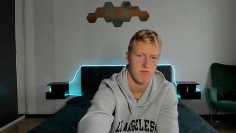 Snapshot of thejacob_d chatting on 12/18/25, 09:04 thejacob_d online show from 12/18/25, 09:04