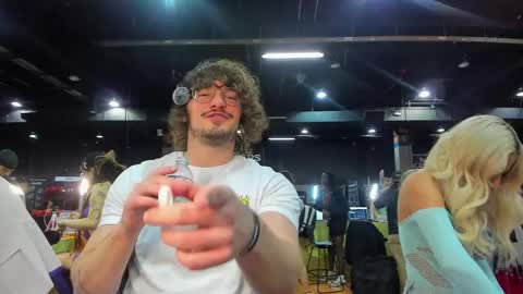 Snapshot of thejohnnystone chatting on 04/10/26, 09:52 Johnny Stone online show from 04/10/26, 09:52