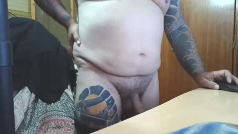 Snapshot of thekier chatting on 10/31/25, 07:48 thekier online show from 10/31/25, 07:48