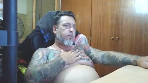 Snapshot of thekier chatting on 11/19/25, 02:44 thekier online show from 11/19/25, 02:44