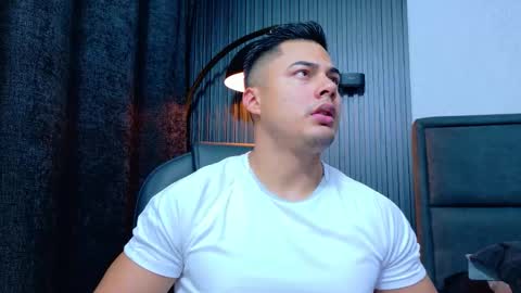 Snapshot of thekingerick chatting on 02/12/26, 04:29 thekingerick online show from 02/12/26, 04:29