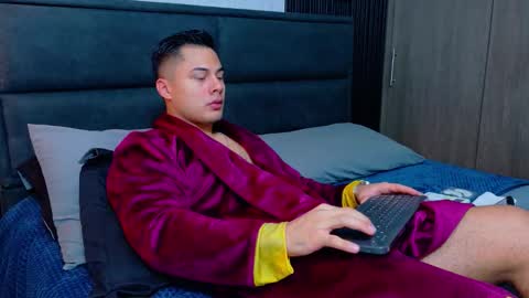 Snapshot of thekingerick chatting on 02/14/26, 06:48 thekingerick online show from 02/14/26, 06:48