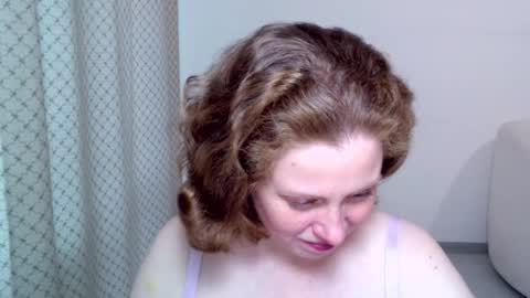 Ella online show from 12/14/25, 11:26