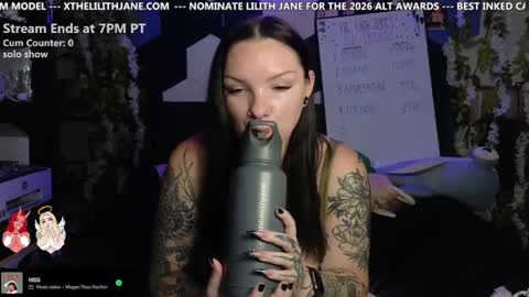 Snapshot of thelilithjane chatting on 04/16/26, 01:06 Lilith Jane online show from 04/16/26, 01:06