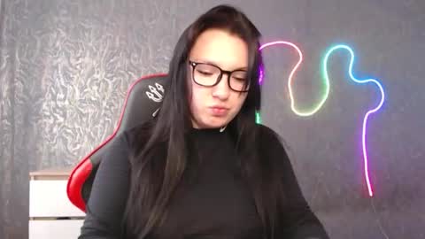 Lisa online show from 04/21/26, 09:37