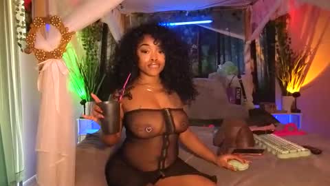 Snapshot of thelovelybrown chatting on 01/15/26, 07:28 thelovelybrown online show from 01/15/26, 07:28