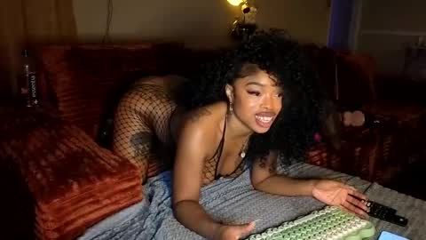 Snapshot of thelovelybrown chatting on 03/13/26, 01:45 thelovelybrown online show from 03/13/26, 01:45