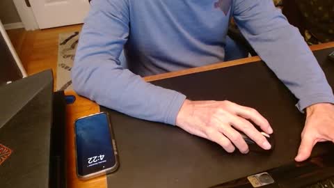 Snapshot of thembones chatting on 11/01/25, 08:22 thembones online show from 11/01/25, 08:22