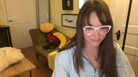 Snapshot of themrsnelson chatting on 03/17/26, 01:58 Cach Nelson online show from 03/17/26, 01:58