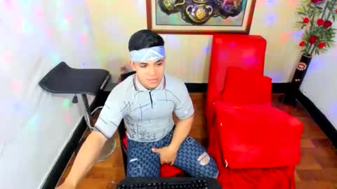 Snapshot of themuscularvenezuelanman chatting on 03/06/26, 03:25 themuscularvenezuelanman online show from 03/06/26, 03:25