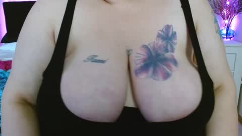 Snapshot of thenaughty1baby_2 chatting on 01/16/25, 09:08 im on randomly so follow to know when im online online show from 01/16/25, 09:08