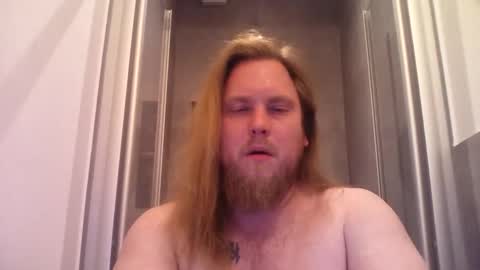 Snapshot of thenewdude1992 chatting on 11/08/25, 08:07 thenewdude1992 online show from 11/08/25, 08:07