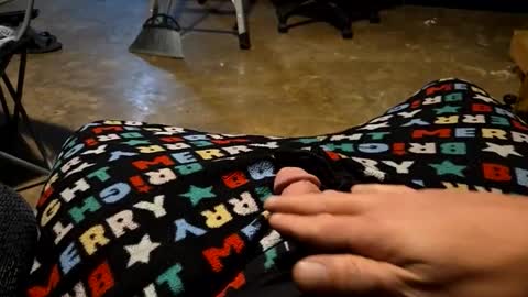 Snapshot of thenewone22901 chatting on 11/29/25, 04:21 thenewone22901 online show from 11/29/25, 04:21