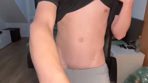 Snapshot of thenofaceguyy chatting on 09/12/25, 06:08 Tommy Next Stream starting at 9 AM CEST Thersday 10TH  online show from 09/12/25, 06:08