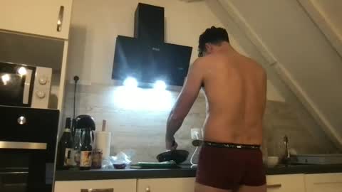 Snapshot of thenudeworldrover chatting on 02/23/25, 07:28 thenudeworldrover online show from 02/23/25, 07:28