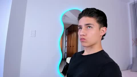 Snapshot of theohawke_ chatting on 01/07/25, 01:57 THEO- MATEO online show from 01/07/25, 01:57