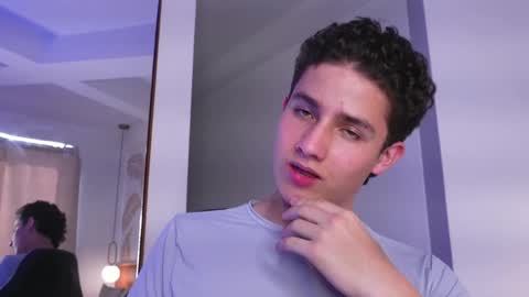 Snapshot of theohawke_ chatting on 01/22/25, 07:56 THEO- MATEO online show from 01/22/25, 07:56