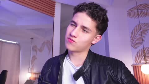 Snapshot of theohawke_ chatting on 01/23/25, 04:59 THEO- MATEO online show from 01/23/25, 04:59