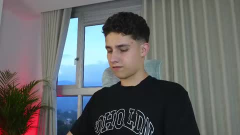 Snapshot of theohawke_ chatting on 02/23/25, 11:04 THEO- MATEO online show from 02/23/25, 11:04