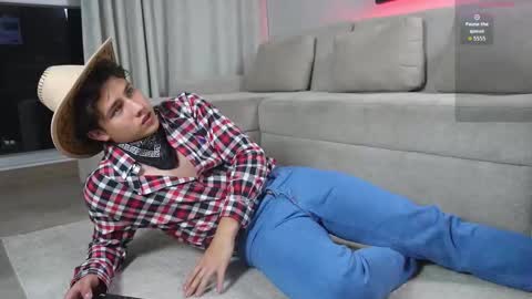 Snapshot of theohawke_ chatting on 11/25/25, 11:16 THEO- MATEO online show from 11/25/25, 11:16