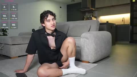 Snapshot of theohawke_ chatting on 02/06/26, 11:08 THEO- MATEO online show from 02/06/26, 11:08