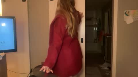 Ava online show from 12/15/25, 09:35