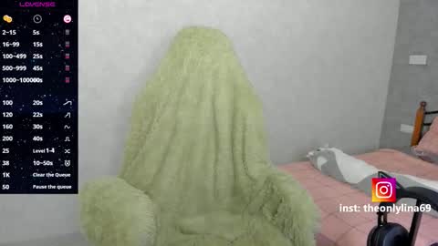 Snapshot of theonlyeva chatting on 03/19/26, 05:06 Eva online show from 03/19/26, 05:06