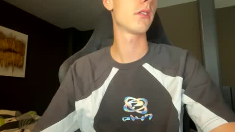 Snapshot of theothede19cm chatting on 10/13/25, 01:55 theothede19cm online show from 10/13/25, 01:55