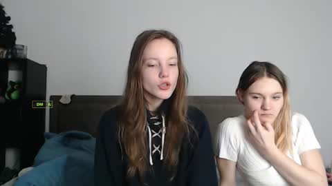 Snapshot of theother_kris chatting on 12/22/25, 09:39 Kristina online show from 12/22/25, 09:39