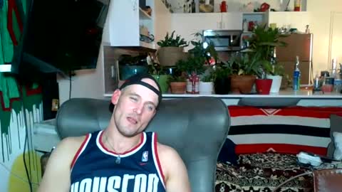 Snapshot of theoutfitter chatting on 02/12/25, 02:03 MISTERPOWERS online show from 02/12/25, 02:03