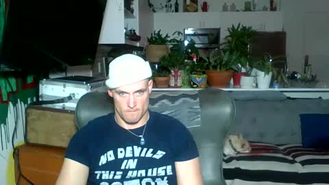 Snapshot of theoutfitter chatting on 02/15/25, 11:39 MISTERPOWERS online show from 02/15/25, 11:39