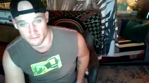 Snapshot of theoutfitter chatting on 02/20/25, 02:07 MISTERPOWERS online show from 02/20/25, 02:07