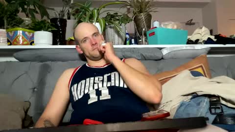 Snapshot of theoutfitter chatting on 02/20/25, 11:09 MISTERPOWERS online show from 02/20/25, 11:09