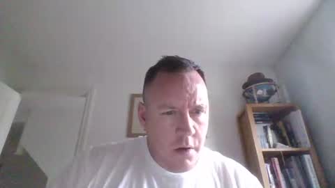 Snapshot of thepigboy chatting on 12/16/25, 11:26 thepigboy online show from 12/16/25, 11:26