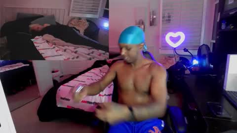 Snapshot of thepluglove chatting on 11/18/25, 10:41 The Plug Love Friends online show from 11/18/25, 10:41