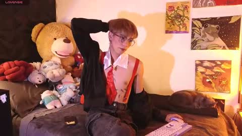 Snapshot of theprince_red chatting on 04/18/26, 08:42 Matt independent model online show from 04/18/26, 08:42