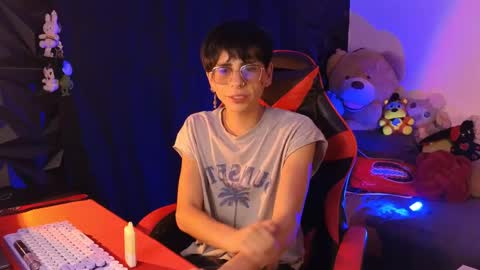 Snapshot of theprince_red chatting on 05/14/26, 08:37 Matt independent model online show from 05/14/26, 08:37