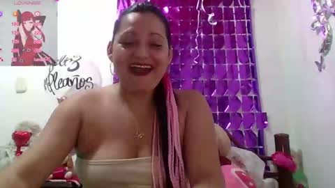 Snapshot of thequeenbella chatting on 10/08/25, 11:02 bella saritta online show from 10/08/25, 11:02