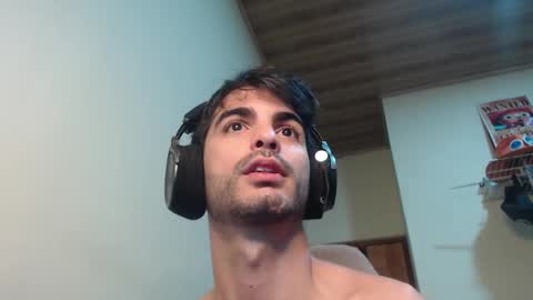 Santiago Enrique online show from 02/19/25, 05:38