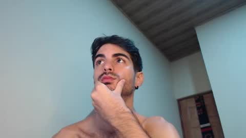 Snapshot of therazhanen chatting on 05/24/26, 06:18 Santiago Enrique online show from 05/24/26, 06:18