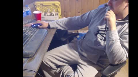 Snapshot of therealbigcheese0695 chatting on 10/19/25, 05:35 therealbigcheese0695 online show from 10/19/25, 05:35