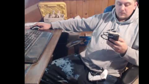 Snapshot of therealbigcheese0695 chatting on 11/05/25, 03:23 therealbigcheese0695 online show from 11/05/25, 03:23