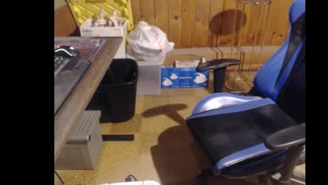 Snapshot of therealbigcheese0695 chatting on 11/10/25, 04:28 therealbigcheese0695 online show from 11/10/25, 04:28