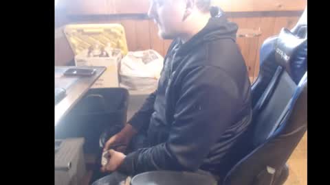 Snapshot of therealbigcheese0695 chatting on 11/22/25, 06:51 therealbigcheese0695 online show from 11/22/25, 06:51