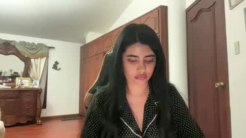 Snapshot of therealcamilabaddie chatting on 01/12/25, 03:28 therealcamilabaddie online show from 01/12/25, 03:28