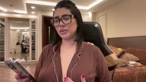 Snapshot of therealcamilabaddie chatting on 10/01/25, 04:40 therealcamilabaddie online show from 10/01/25, 04:40