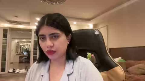 Snapshot of therealcamilabaddie chatting on 10/15/25, 02:44 therealcamilabaddie online show from 10/15/25, 02:44